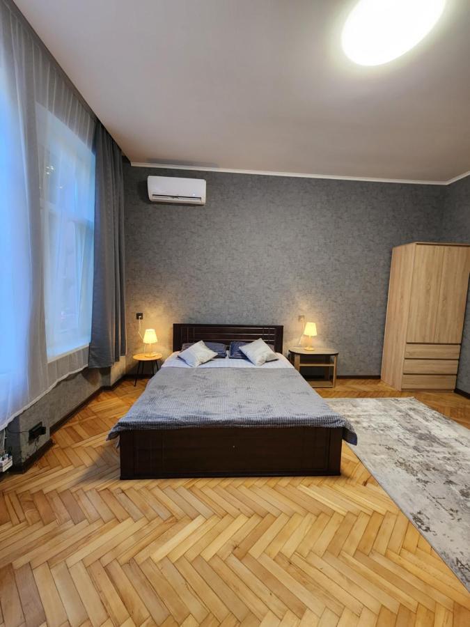 O.O.Apart.2 Chernivtsi Luaran gambar
